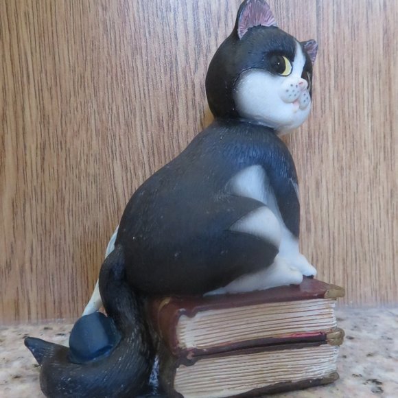 *Vintage* Resin CAT on Books with Spilled Ink Figurine (F44) - Picture 2 of 7